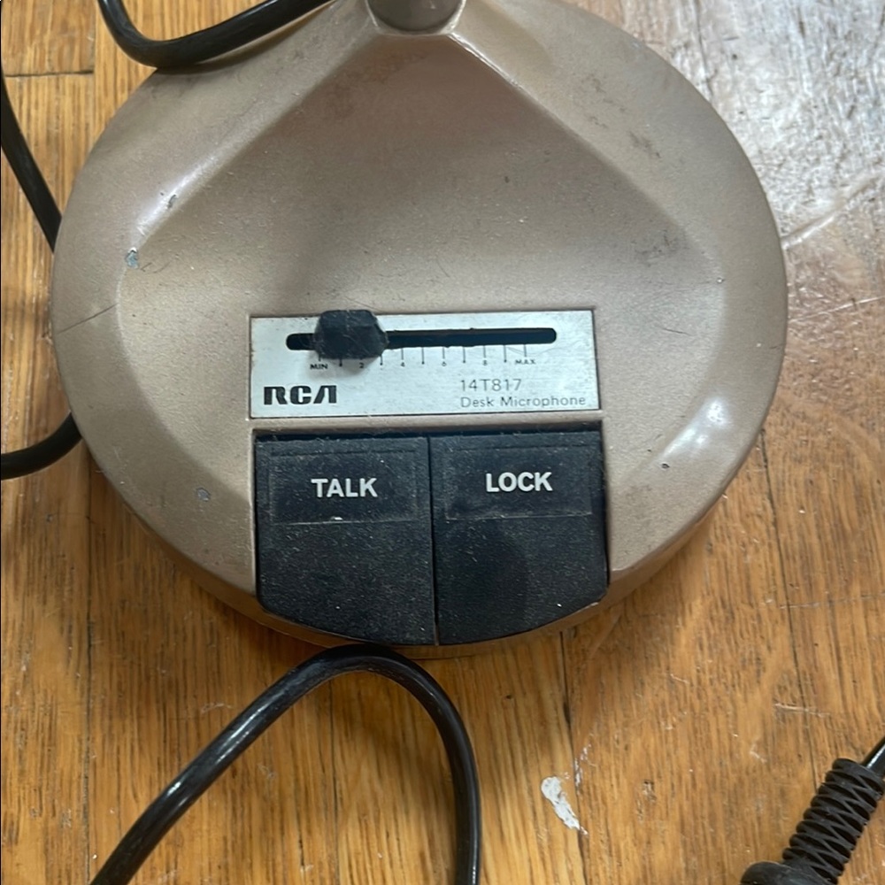 Vintage Desktop Microphone with Stand - Picture 4 of 16